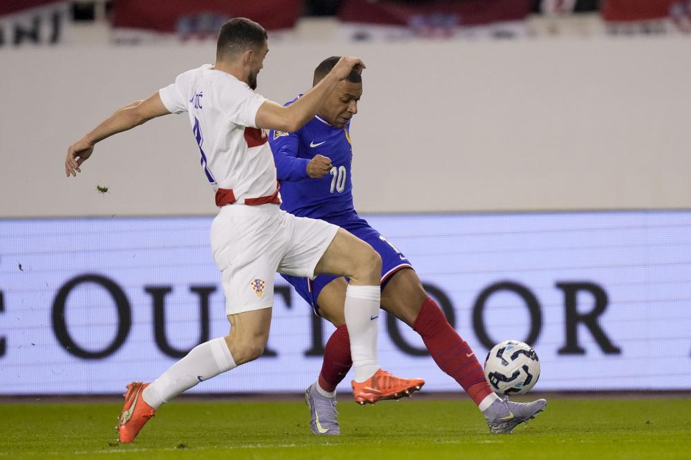 泰山队自2010年以来11次主场对阵河南队7胜4平保持不败.